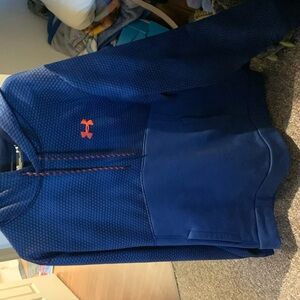 It’s a large under armour storm hoodie barely used
